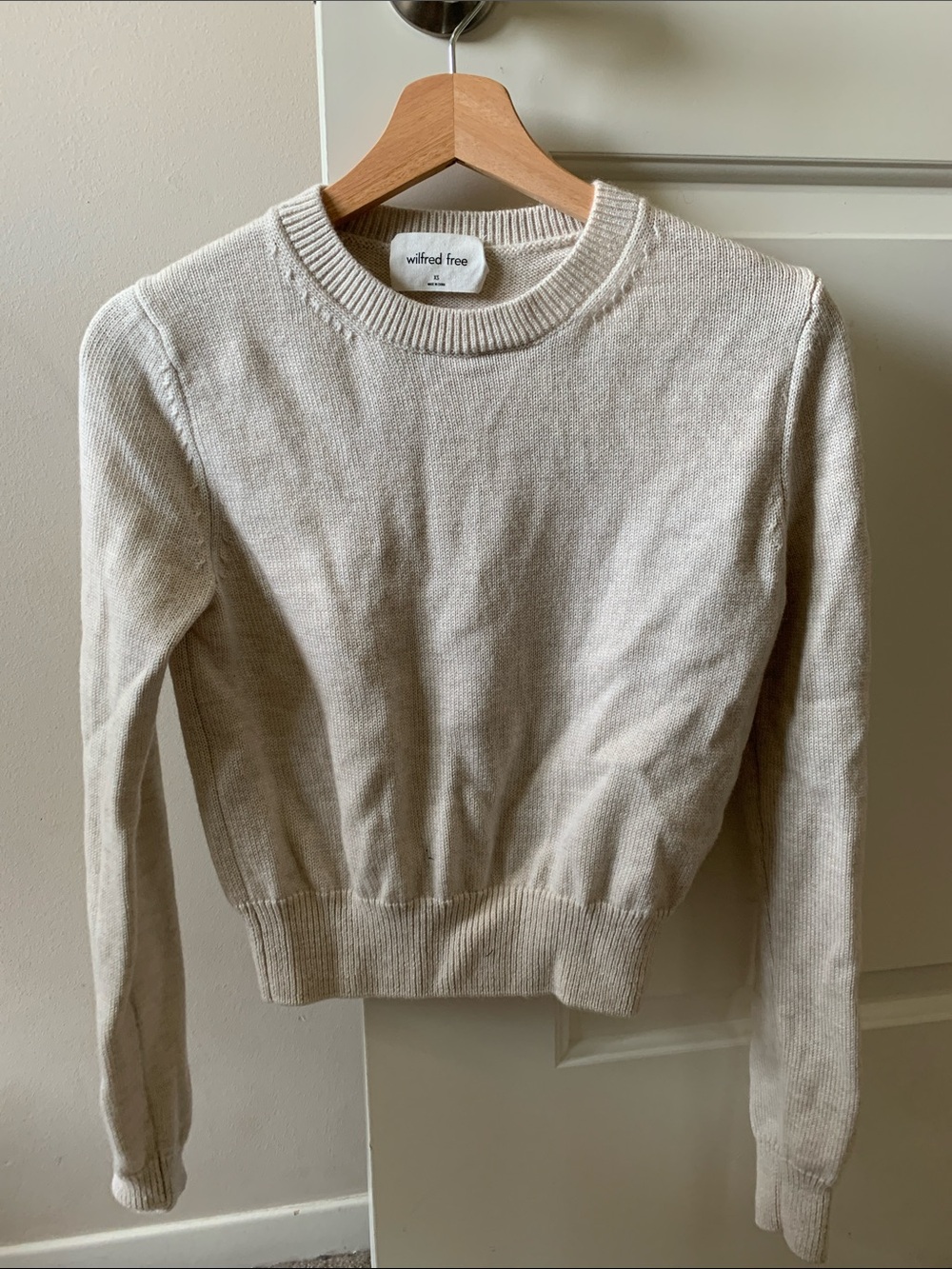 Wilfred Neutral Cream Crewneck Knit Crop Sweater